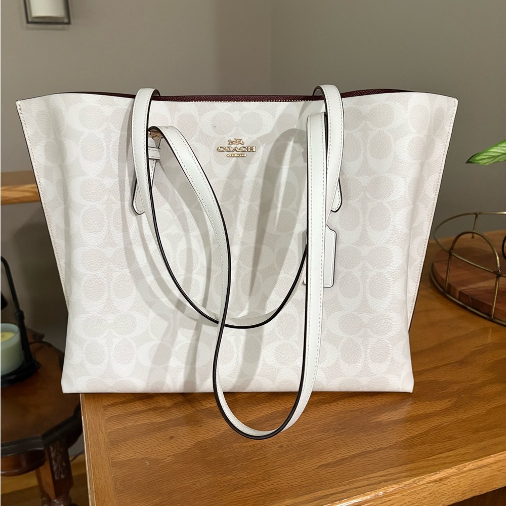 Coach Signature White Tote Bag